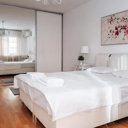 Appartement Crown Three Bedroom Belgrade
