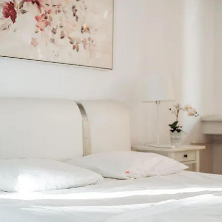 Crown Three Bedroom Appartement Belgrado