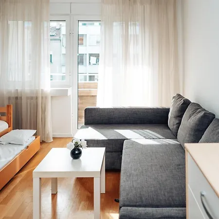 Crown Three Bedroom דירה בלגרד