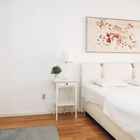 Crown Three Bedroom Appartement *