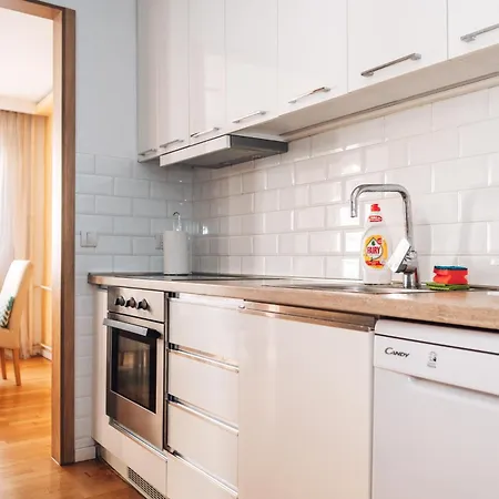 Crown Three Bedroom בלגרד