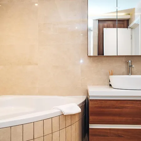 Crown Three Bedroom Belgrado