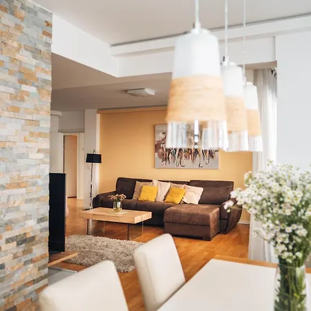 Crown Three Bedroom Appartement *